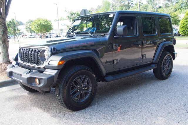 Used 2024 Jeep Wrangler Unlimited Sport AWD/4WD image 3