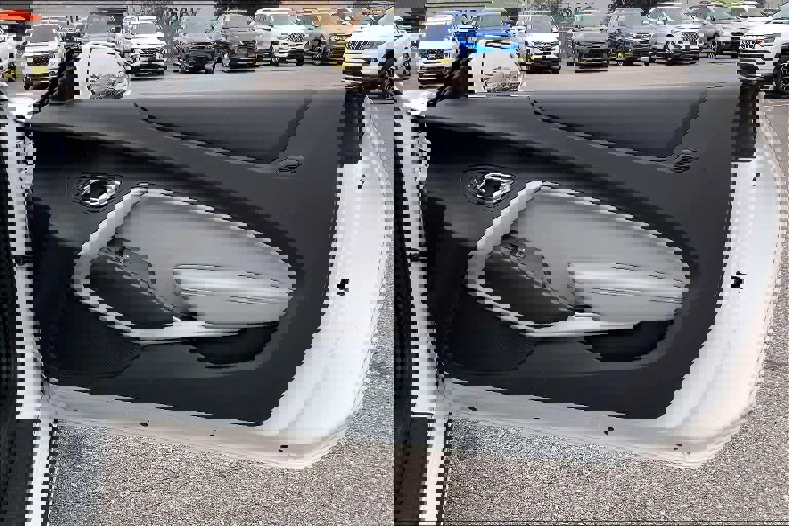 Used 2019 Chevrolet Camaro LT image 21