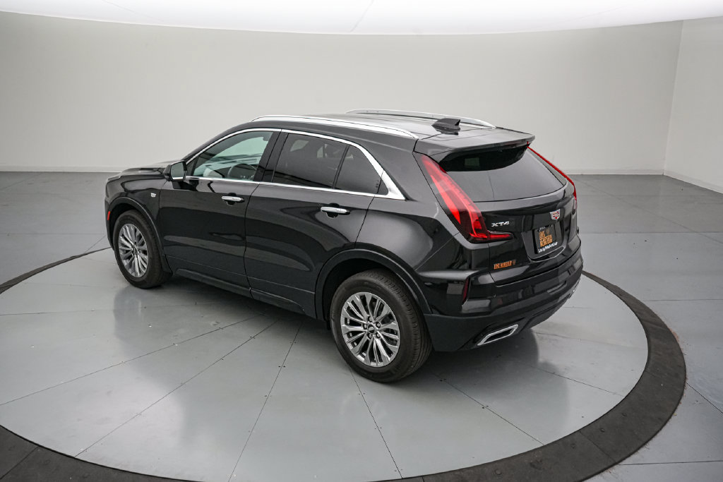 Used 2025 Cadillac XT4 Premium Luxury FWD image 6