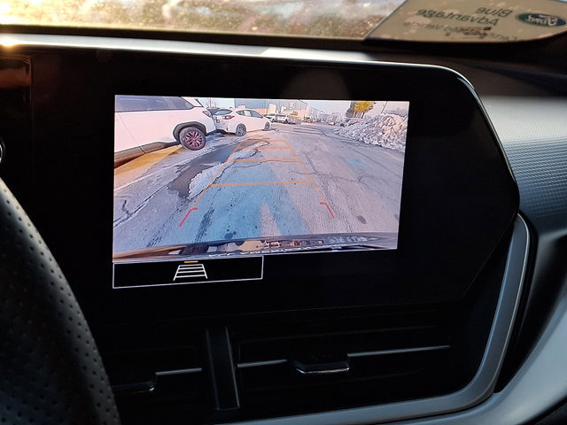 Used 2024 Chevrolet Trax RS w/ Driver Confidence Package image 22