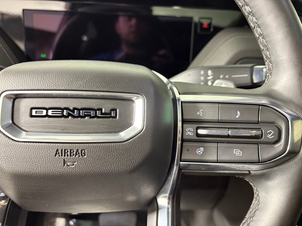 Used 2025 GMC Yukon XL Denali w/ Sun & Power Step Package image 20