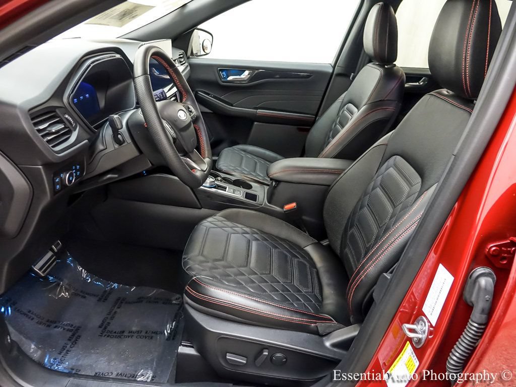 Certified 2023 Ford Escape ST-Line Elite w/ Premium Technology Package AWD/4WD image 9