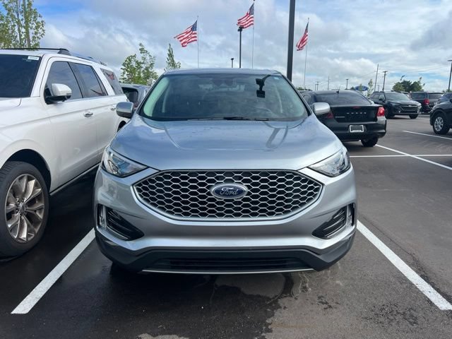 Certified 2024 Ford Edge SEL w/ Convenience Package AWD/4WD image 2
