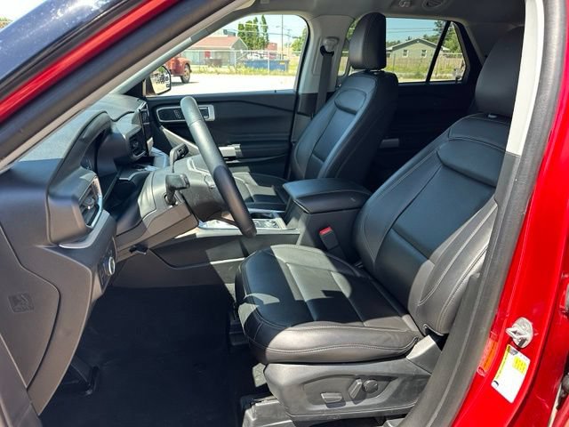Certified 2023 Ford Explorer XLT w/ Equipment Group 202A AWD/4WD image 10
