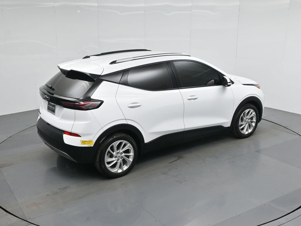 Used 2023 Chevrolet Bolt EUV LT w/ Driver Confidence Package image 14