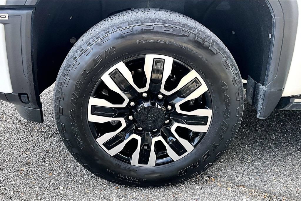 Used 2024 GMC Sierra 2500 Denali Ultimate AWD/4WD image 7