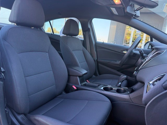 Used 2018 Chevrolet Cruze LT w/ Convenience Package FWD image 35