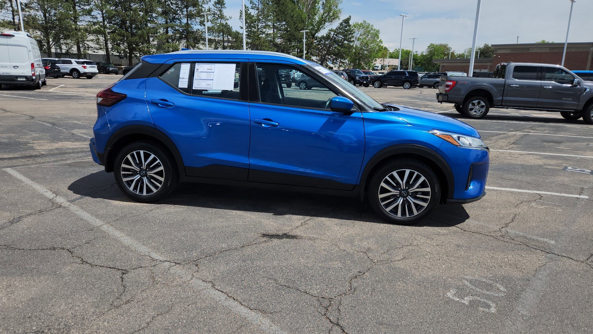 Used 2022 Nissan Kicks SV FWD image 17