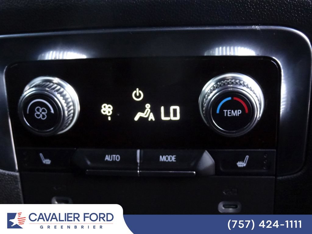 Used 2022 GMC Yukon XL Denali AWD/4WD image 15
