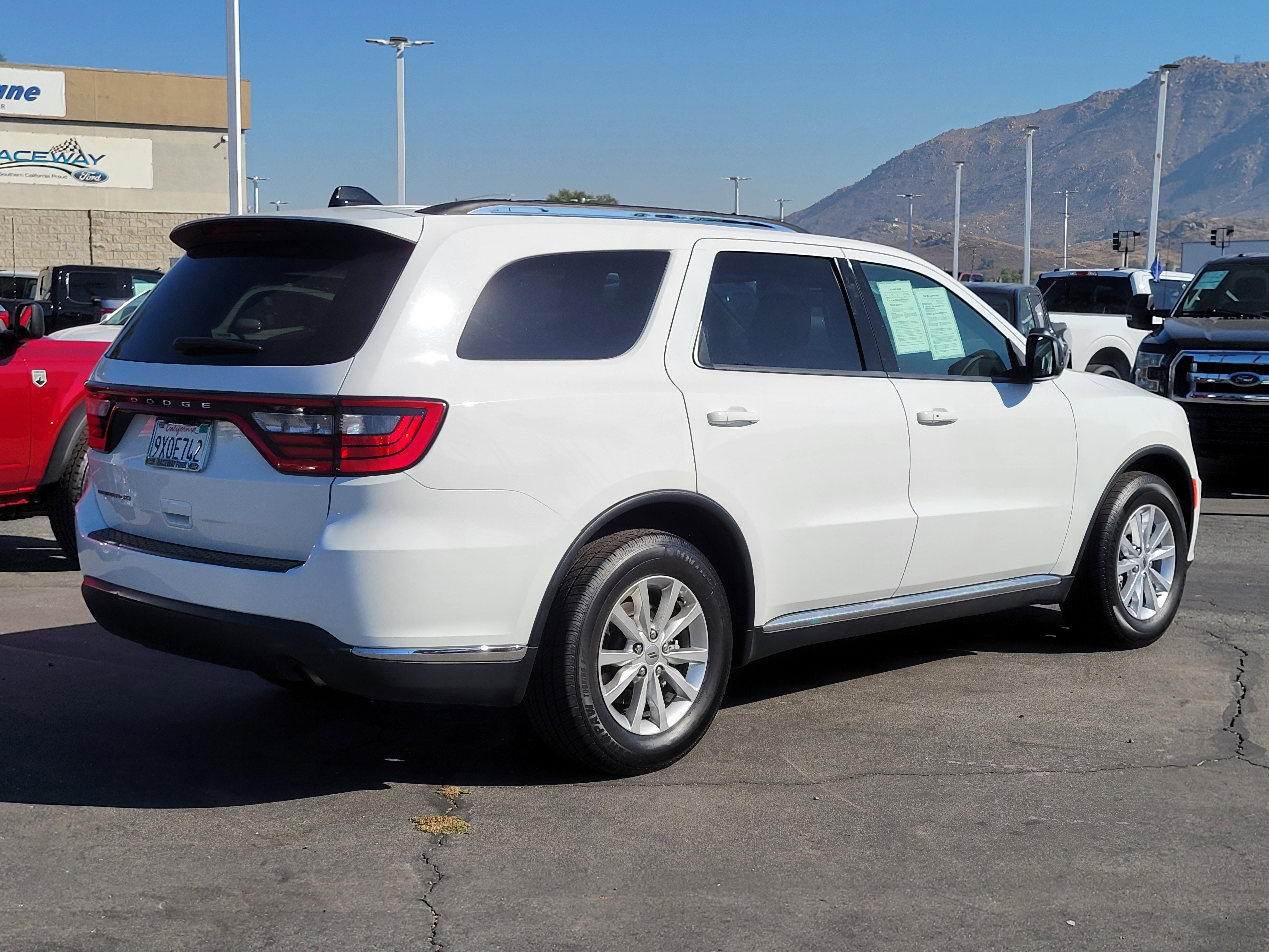 Used 2023 Dodge Durango SXT RWD image 2