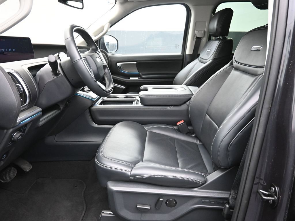 Certified 2025 Ford Expedition Max Platinum image 21