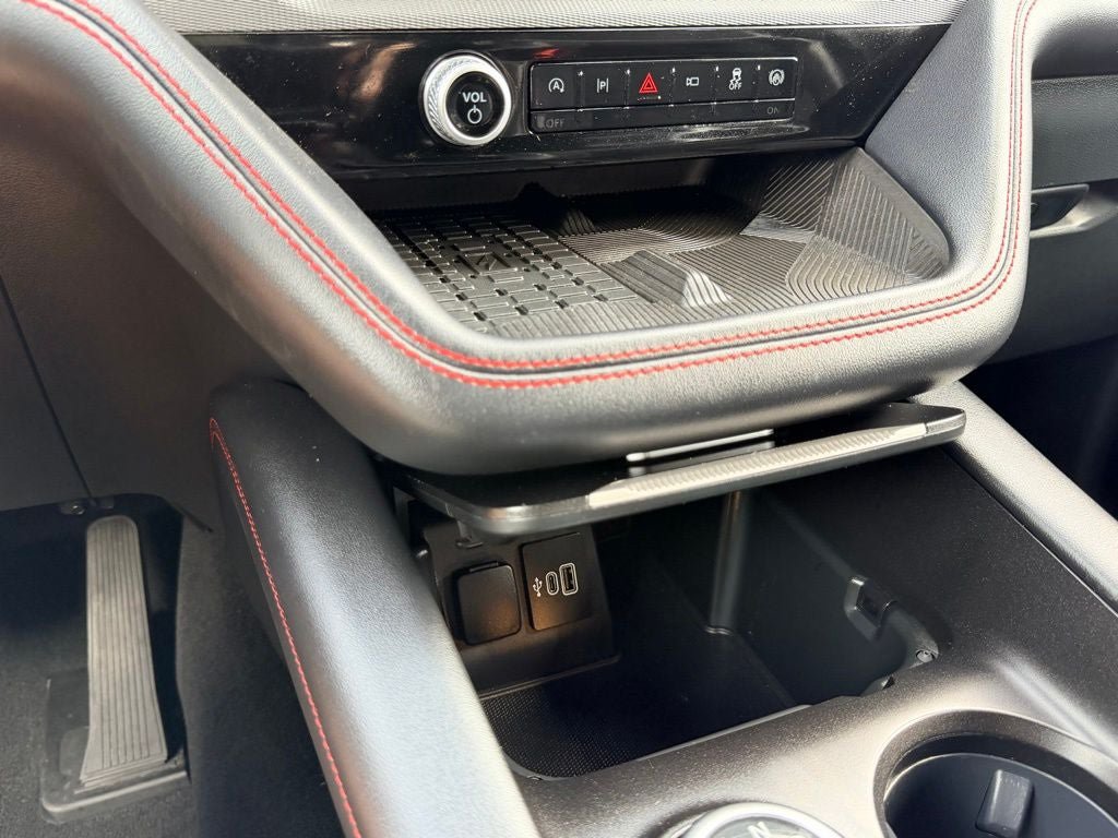 Certified 2025 Ford Explorer ST RWD image 32