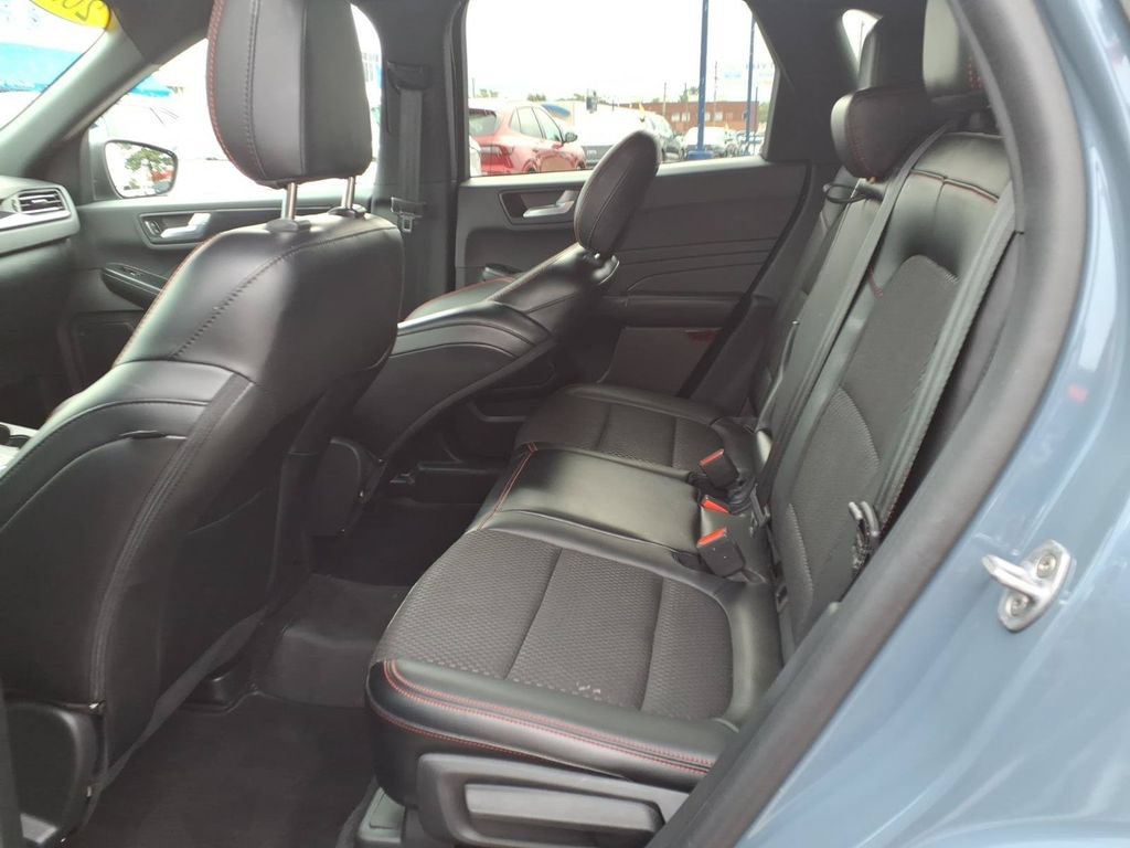 Certified 2024 Ford Escape ST-Line w/ Tech Pack #1 AWD/4WD image 11