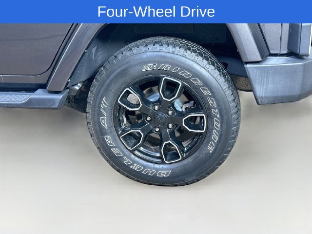 Used 2017 Jeep Wrangler Unlimited Sahara AWD/4WD image 6