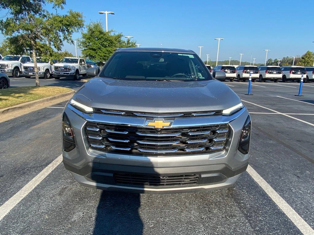 Used 2025 Chevrolet Equinox LT FWD image 2