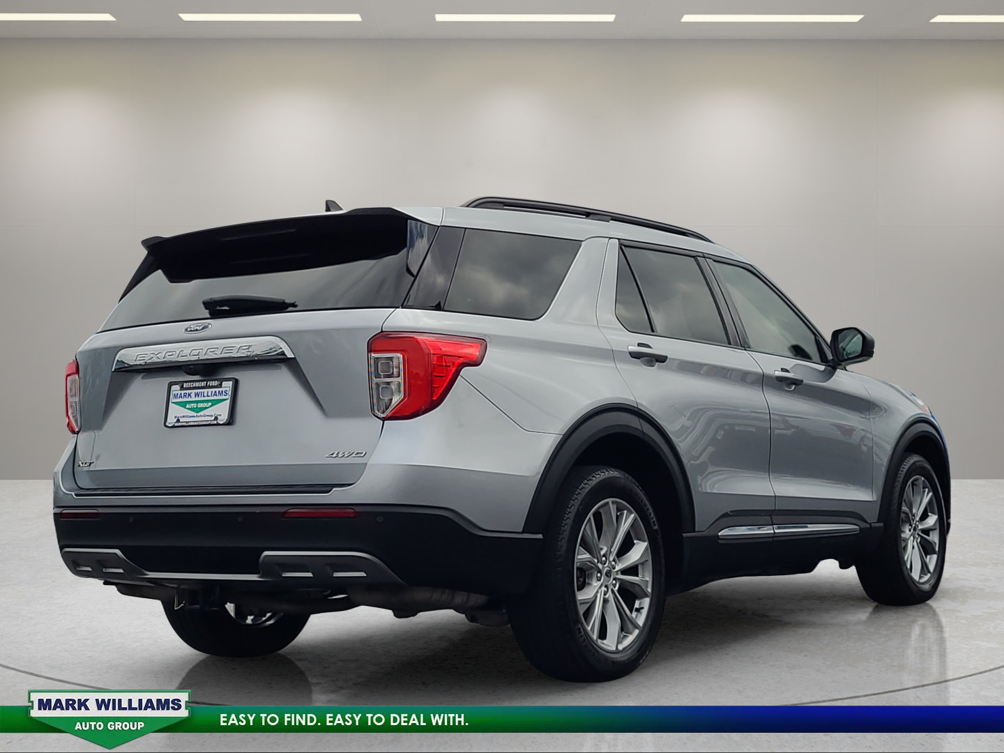 Certified 2023 Ford Explorer XLT w/ Equipment Group 202A AWD/4WD image 4