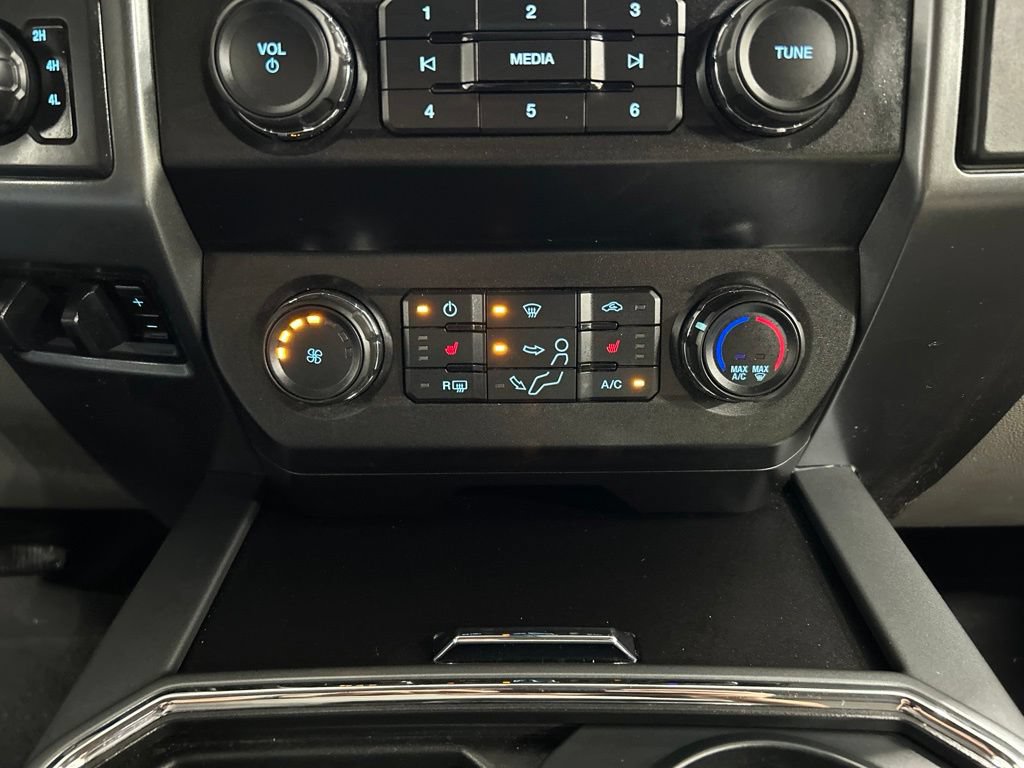 Certified 2021 Ford F250 XLT w/ XLT Premium Package AWD/4WD image 21