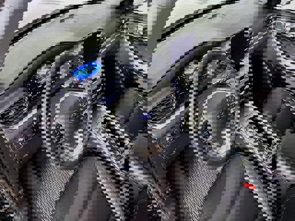 Certified 2020 Ford Explorer XLT w/ Equipment Group 202A image 9