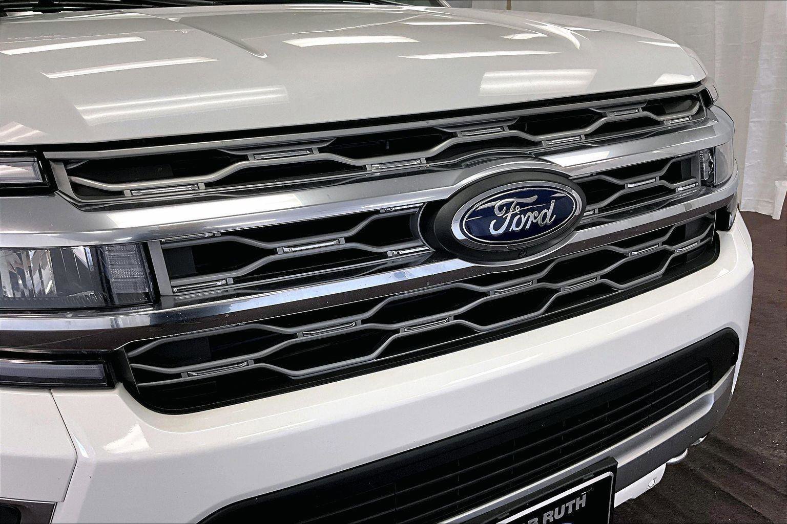Certified 2024 Ford Expedition Max Platinum image 30