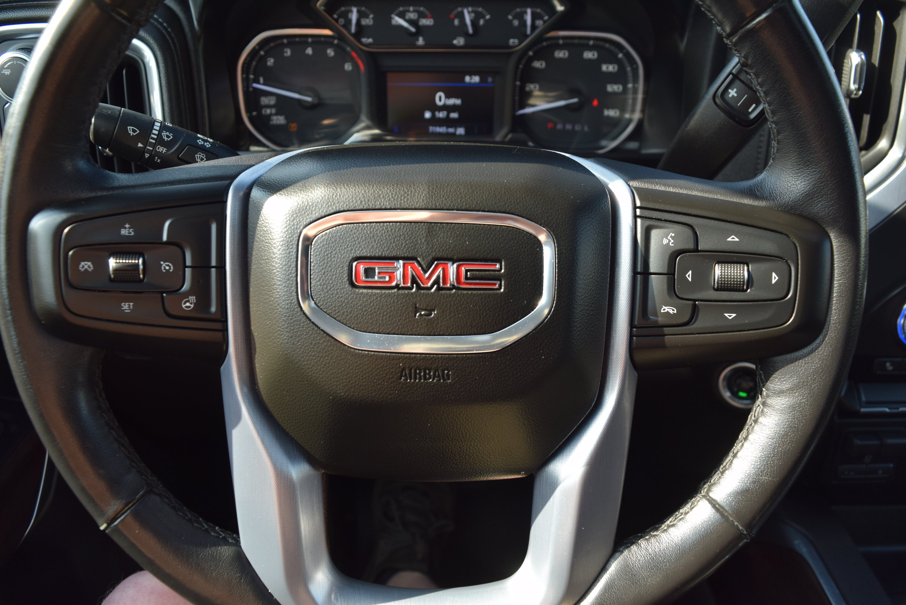 Used 2019 GMC Sierra 1500 SLT w/ SLT Convenience Package AWD/4WD image 14