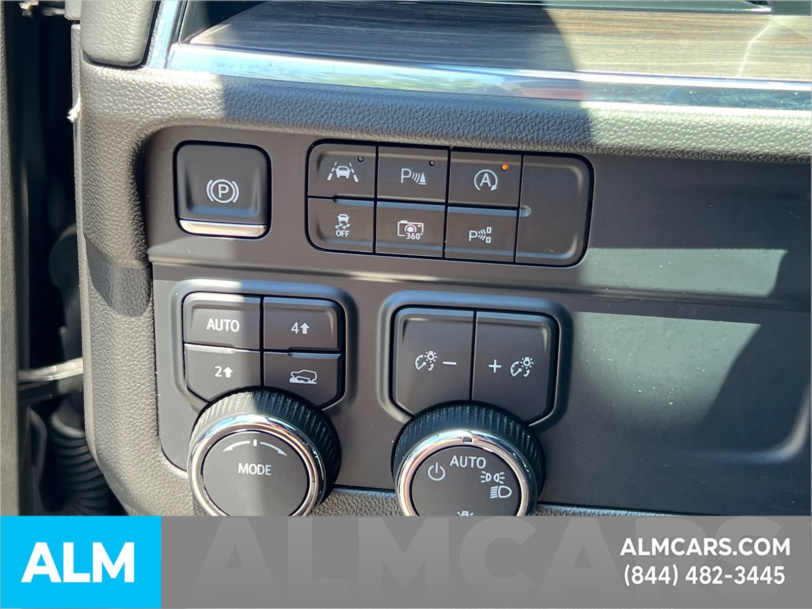 Used 2025 Chevrolet Tahoe LT AWD/4WD image 33