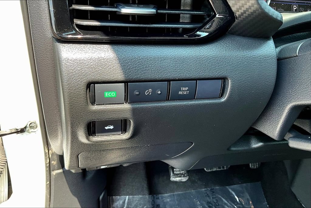 Used 2024 Nissan Sentra SV FWD image 17