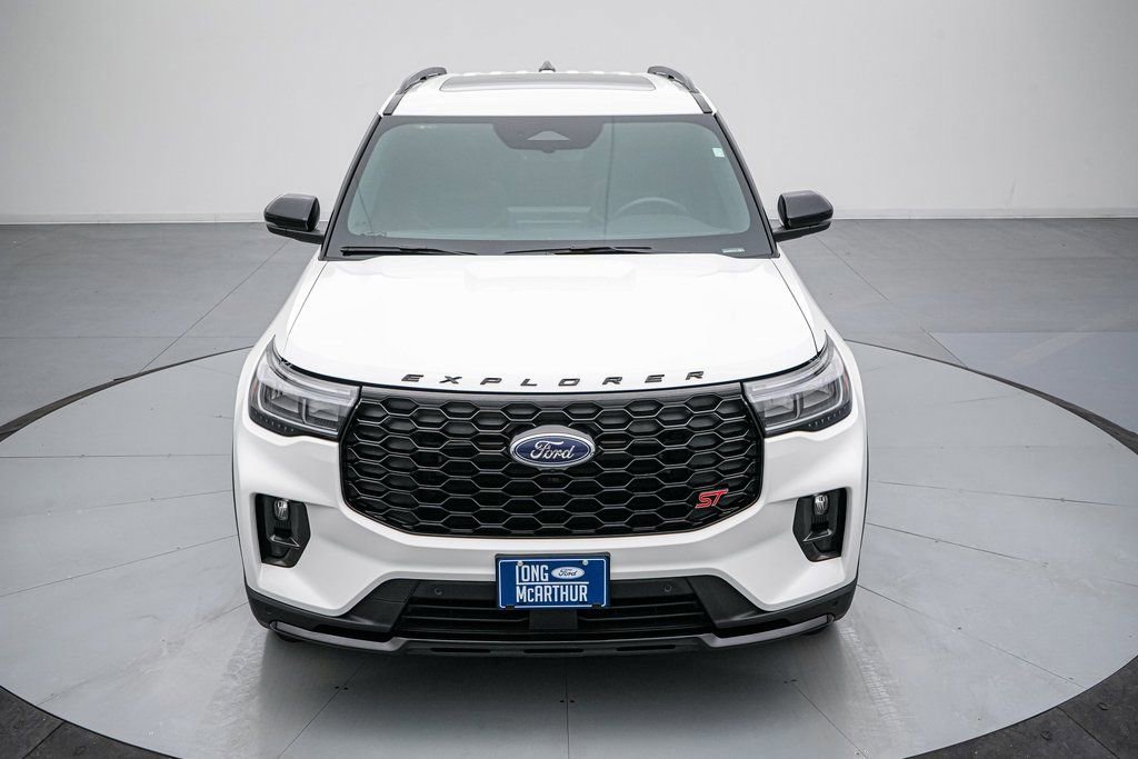 Certified 2025 Ford Explorer ST image 9