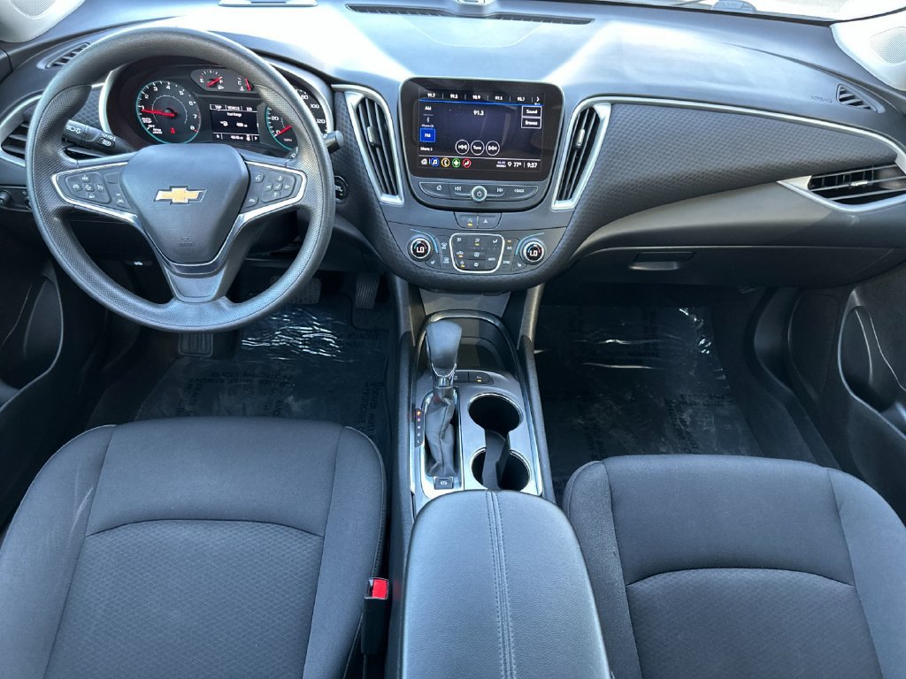 Used 2025 Chevrolet Malibu LT FWD image 12