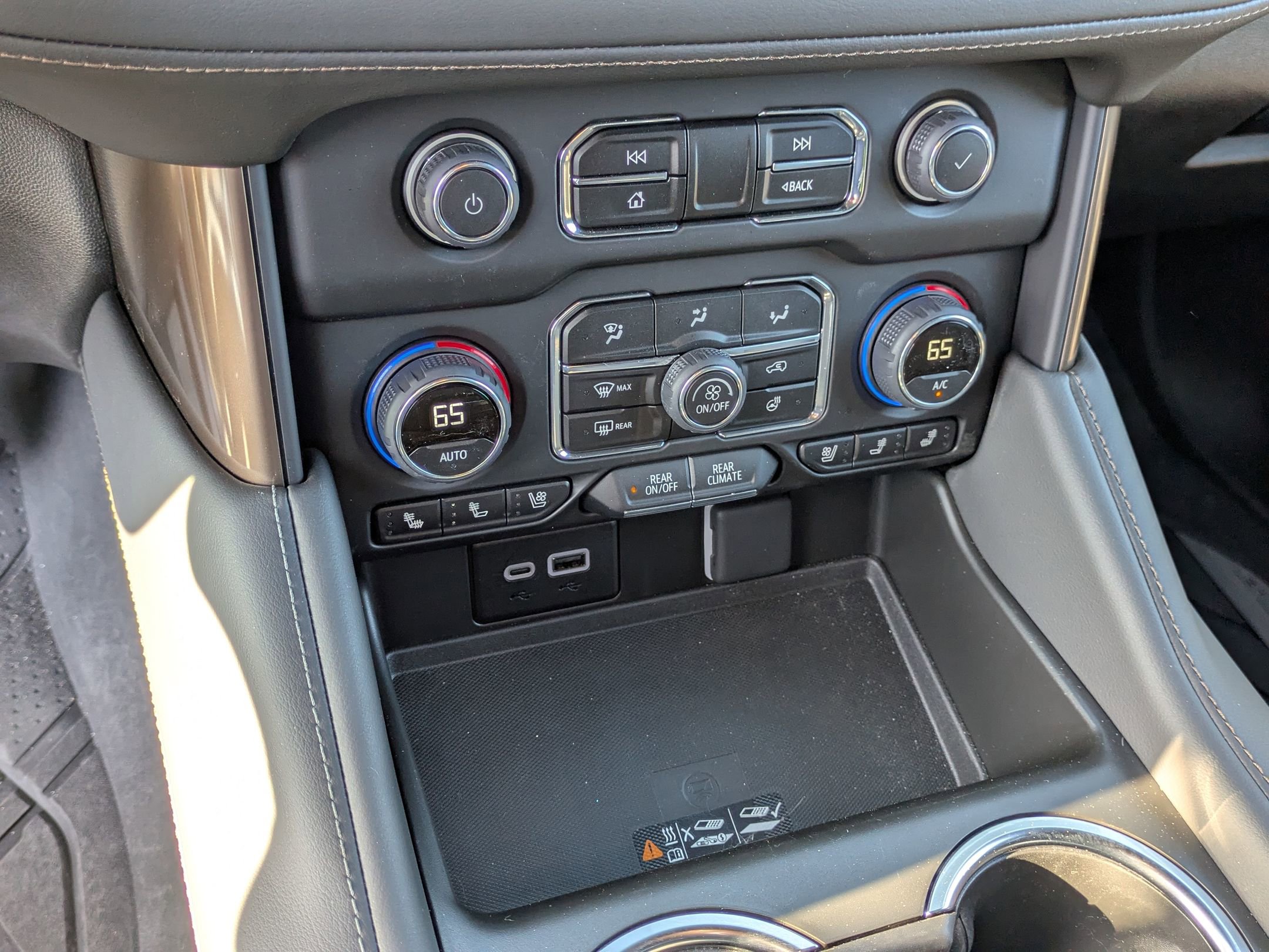 Used 2024 Chevrolet Tahoe High Country w/ Advanced Technology Package AWD/4WD image 24
