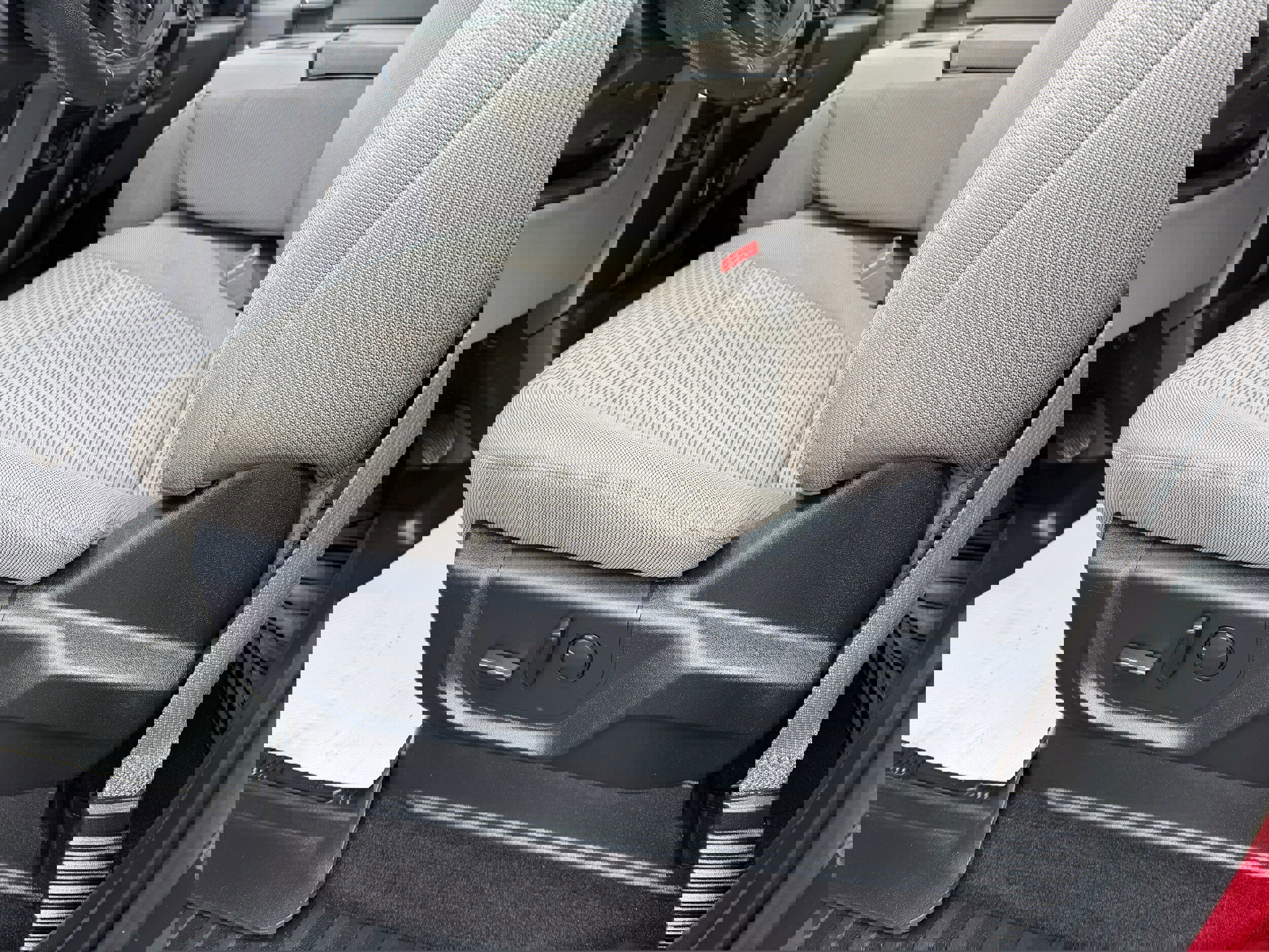 Certified 2019 Ford F150 XLT w/ Equipment Group 302A Luxury image 19