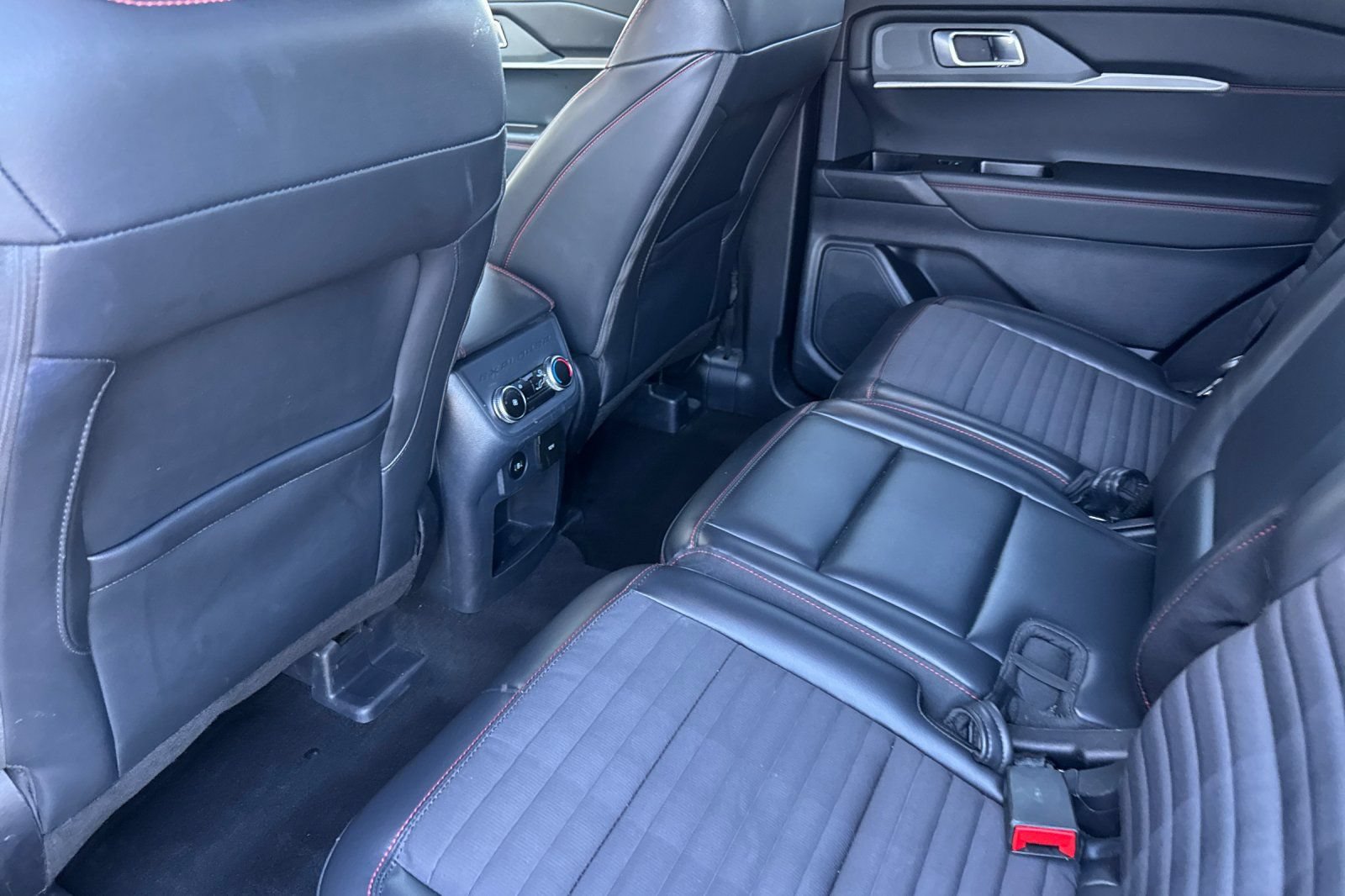 Certified 2025 Ford Explorer ST-Line w/ ST-Line Street Pack AWD/4WD image 6