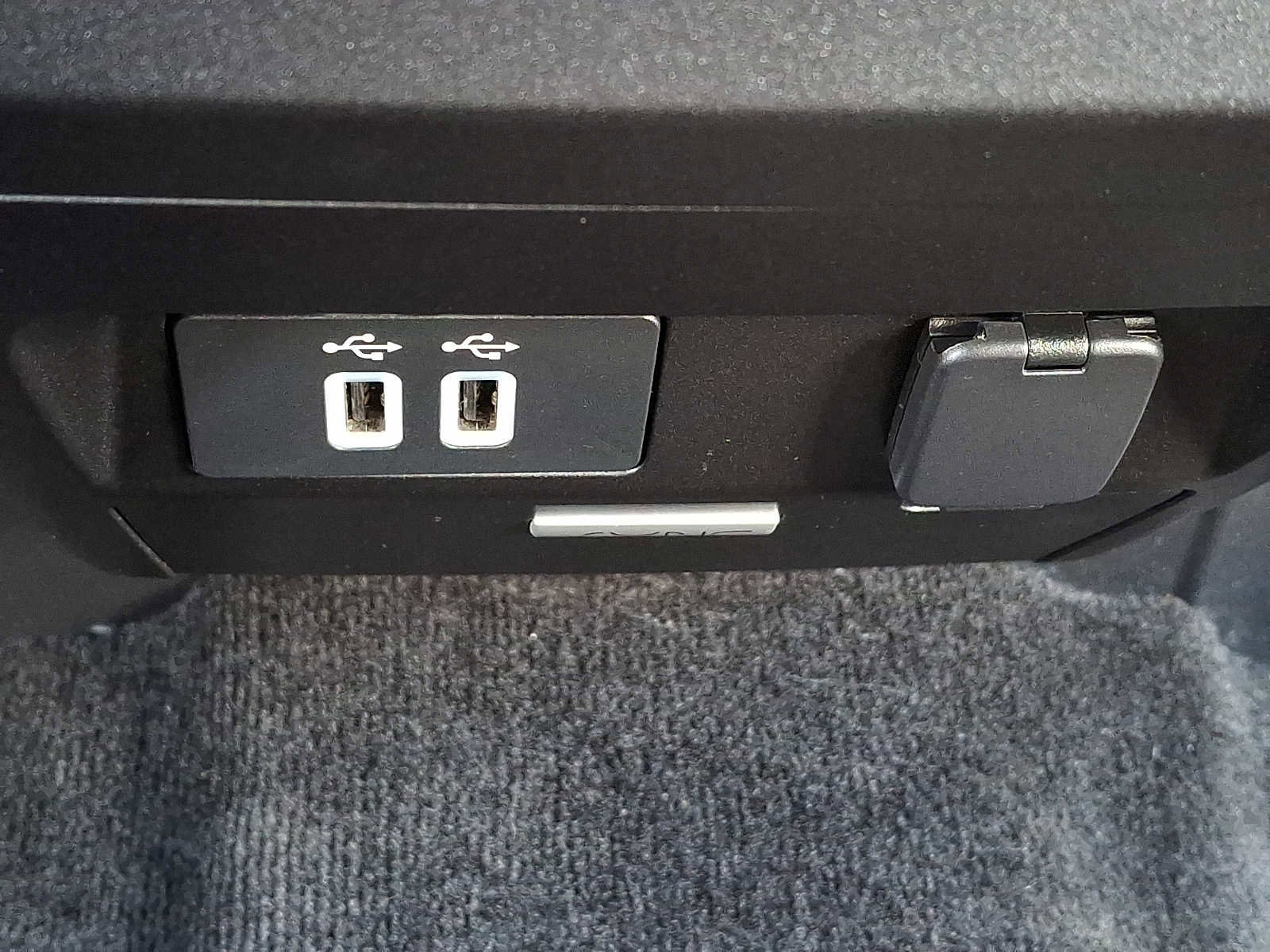 Certified 2018 Ford F150 XLT w/ Equipment Group 302A Luxury image 25