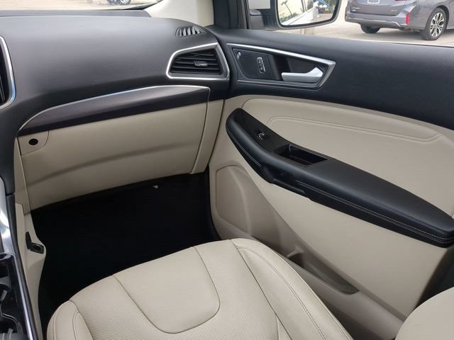 Certified 2019 Ford Edge Titanium w/ Equipment Group 301A FWD image 17