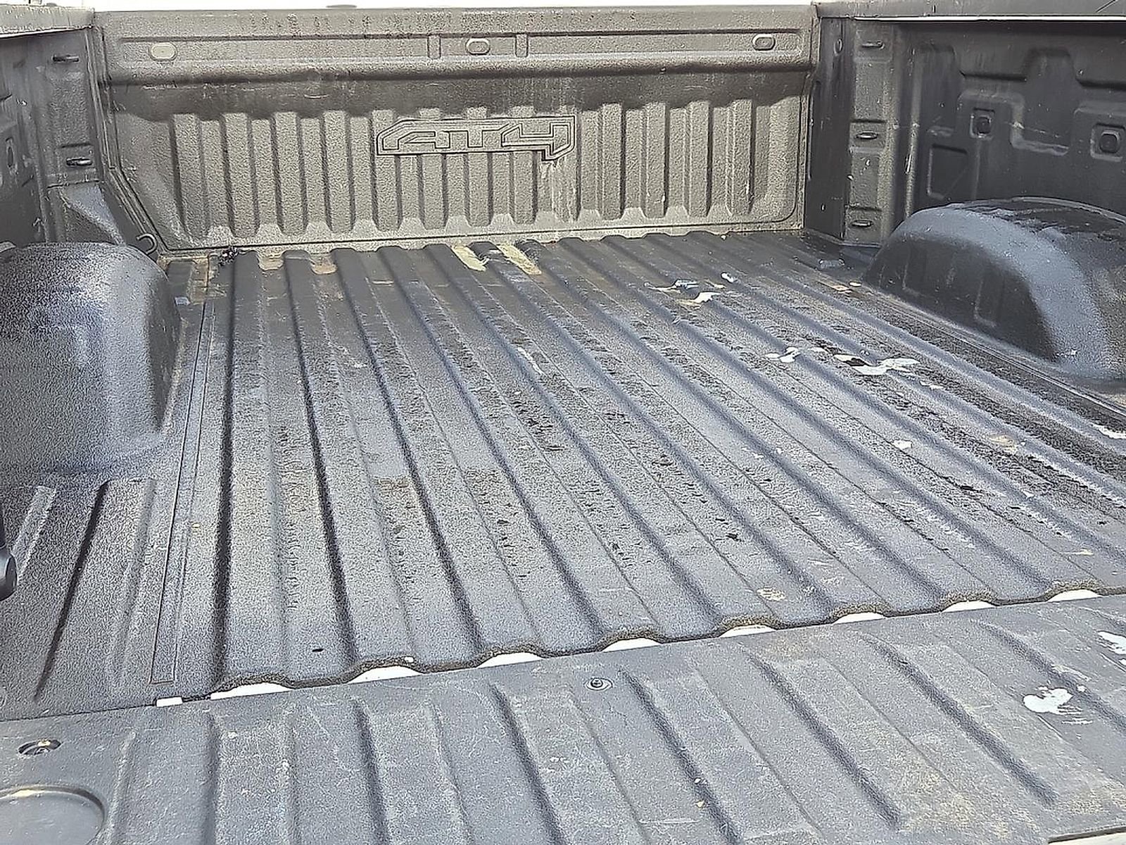 Used 2024 GMC Sierra 2500 AT4 image 8