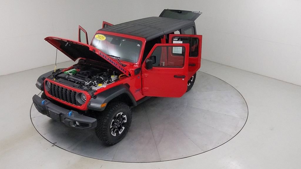Used 2025 Jeep Wrangler Unlimited Rubicon 4xe w/ Convenience Group AWD/4WD image 45