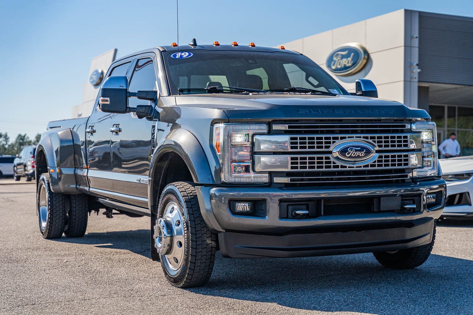 Certified 2019 Ford F450 Platinum w/ Platinum Ultimate Package image 7