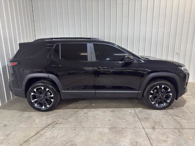 Used 2025 Chevrolet Equinox RS image 2