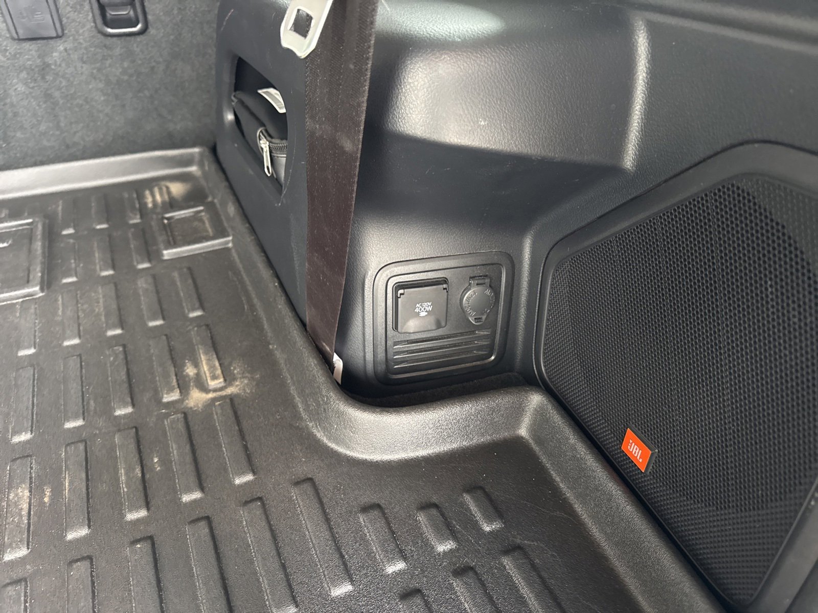 Used 2023 Toyota 4Runner Limited image 40