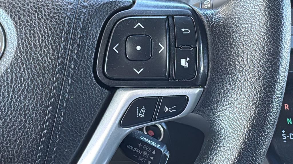 Used 2019 Toyota Sienna LE w/ Carpet Mat Package FWD image 13