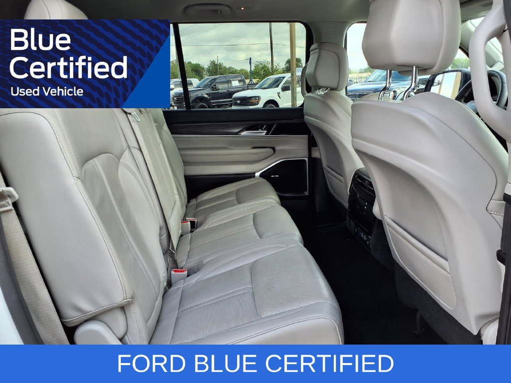 Used 2024 Jeep Wagoneer L Series II w/ Flexible Seating Group RWD image 28