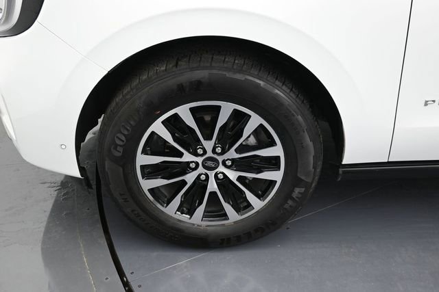 Certified 2025 Ford Expedition Max Platinum AWD/4WD image 9