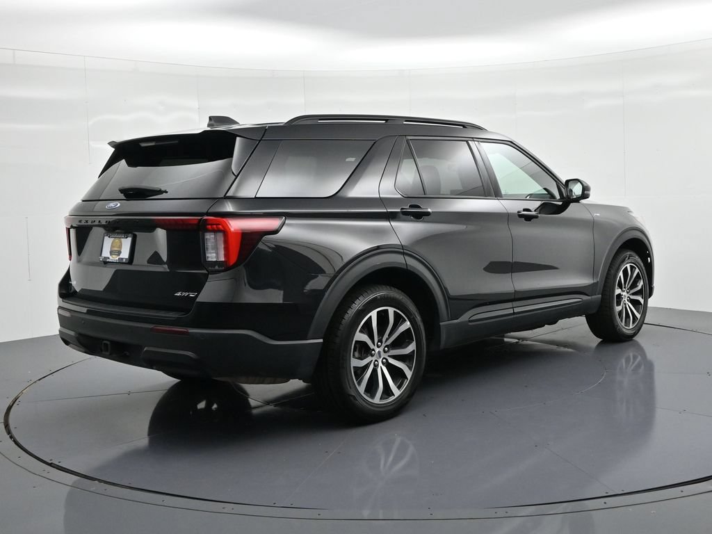 Certified 2025 Ford Explorer ST-Line AWD/4WD image 6