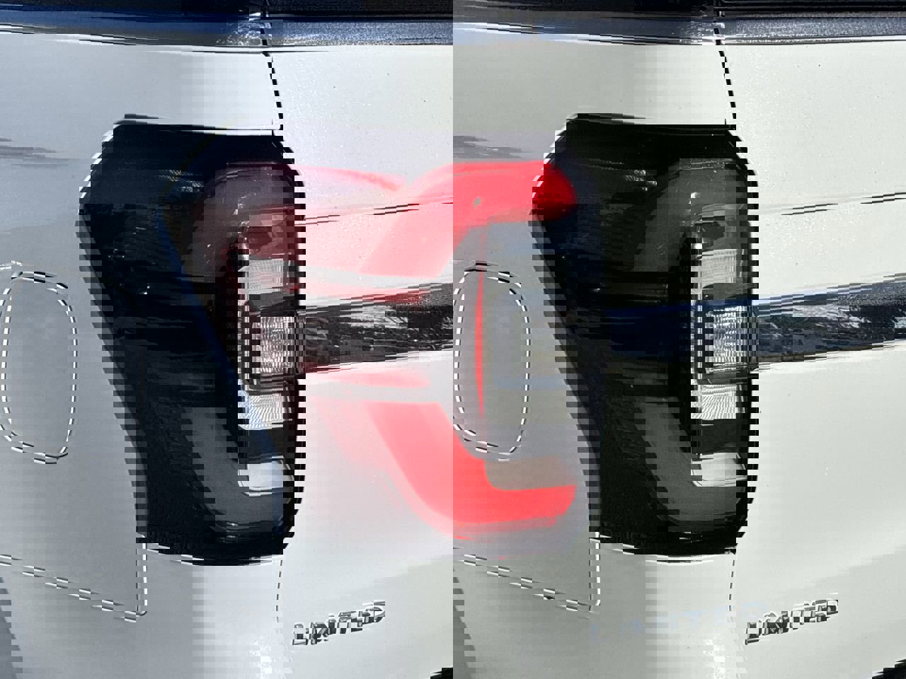 Certified 2022 Ford Expedition Limited image 7