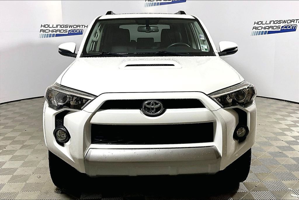Used 2018 Toyota 4Runner TRD Off-Road Premium AWD/4WD image 2