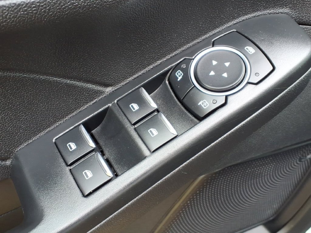 Certified 2025 Ford Escape ST-Line AWD/4WD image 17