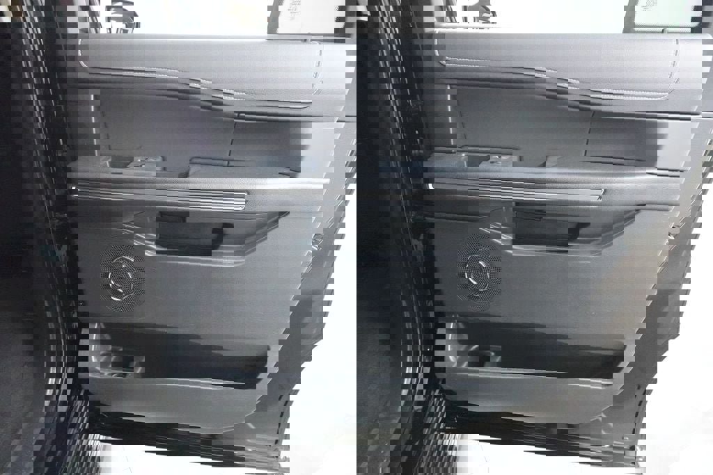 Certified 2024 Ford Expedition Max XLT image 28