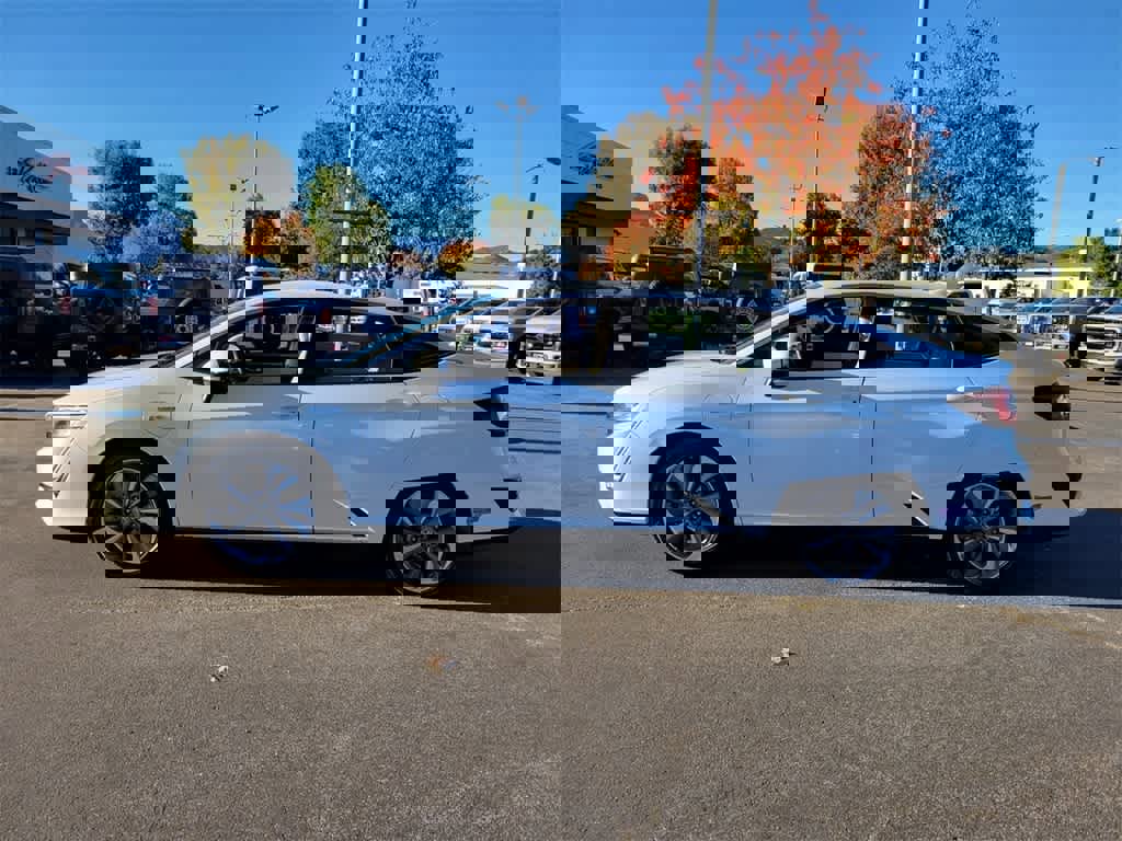 Used 2019 Honda Clarity Touring image 2