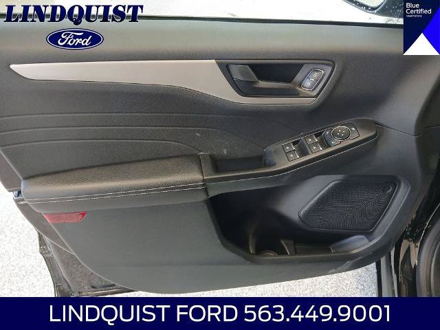 Certified 2022 Ford Escape SE w/ SE Sport Appearance Package AWD/4WD image 10