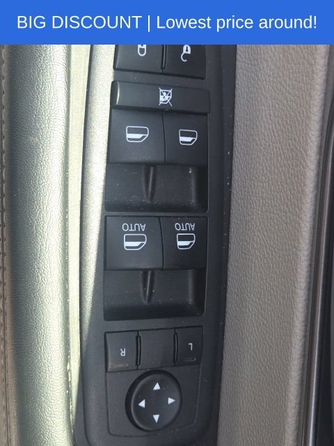 Used 2023 Chrysler Pacifica Touring-L FWD image 27