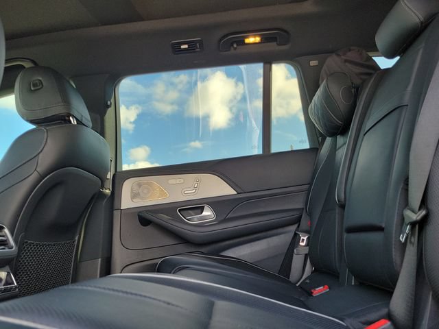 Used 2022 Mercedes-Benz GLS 450 4MATIC image 11